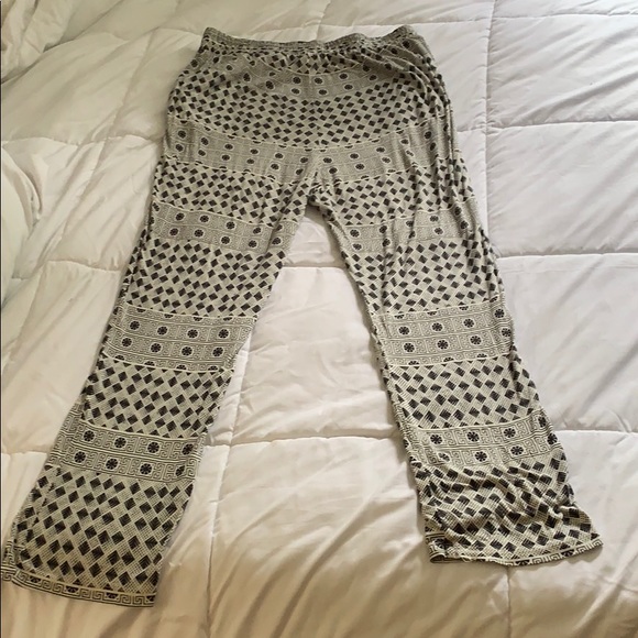 H&M patterned pants - Picture 3 of 4